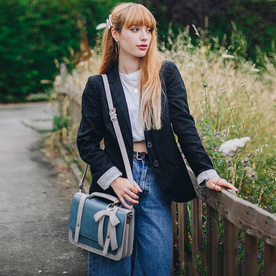 Sac à Détail Nœud Élégant – Noir et Gris Intemporel