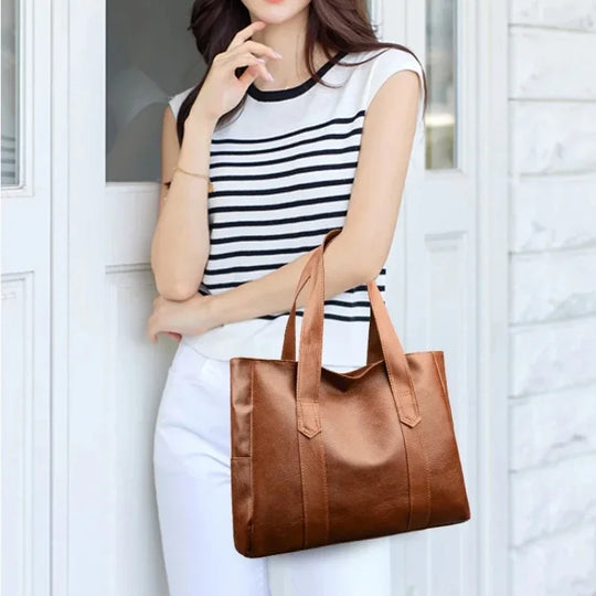 Luxe Minimaliste de Grace | Sac à Bandoulière en Cuir Souple